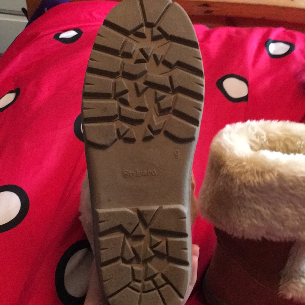 Boots - Picture 2 of 3